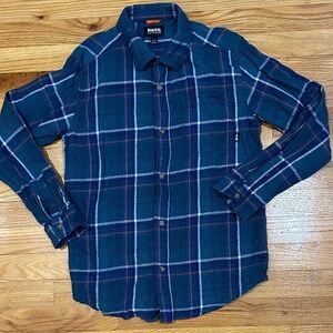 Bass Men's green and Navy Plaid flannel Button Down Shirt. Size L 14/16